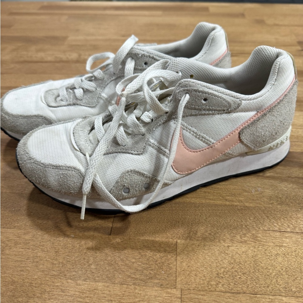Women’s Nike Cream and Pink Sneakers